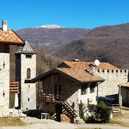 Vakantiehuis Incantevole Rifugio Nel Castello Di Ahrensperg *