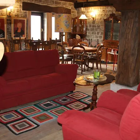 Vakantiehuis Incantevole Rifugio Nel Castello Di Ahrensperg *