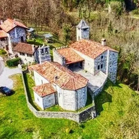 Vakantiehuis Incantevole Rifugio Nel Castello Di Ahrensperg