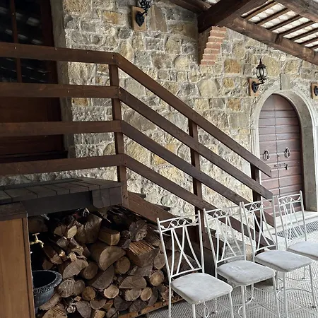 Vakantiehuis Incantevole Rifugio Nel Castello Di Ahrensperg