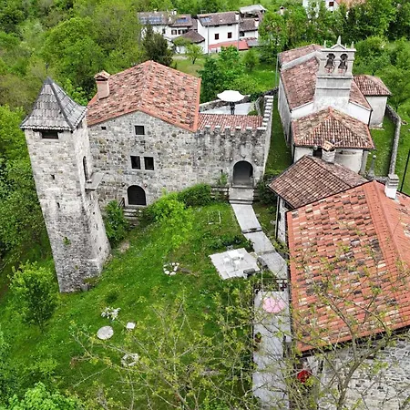 Incantevole Rifugio Nel Castello Di Ahrensperg Hébergement de vacances Pulfero